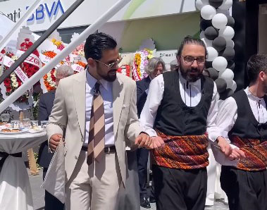 Ünlü manken Magno Scavo Sivas'ta halay çekti