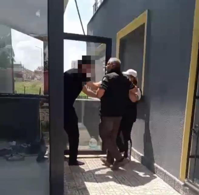 Sahiplendiği yavru köpeklere işkence edip öldürdü iddiası!
