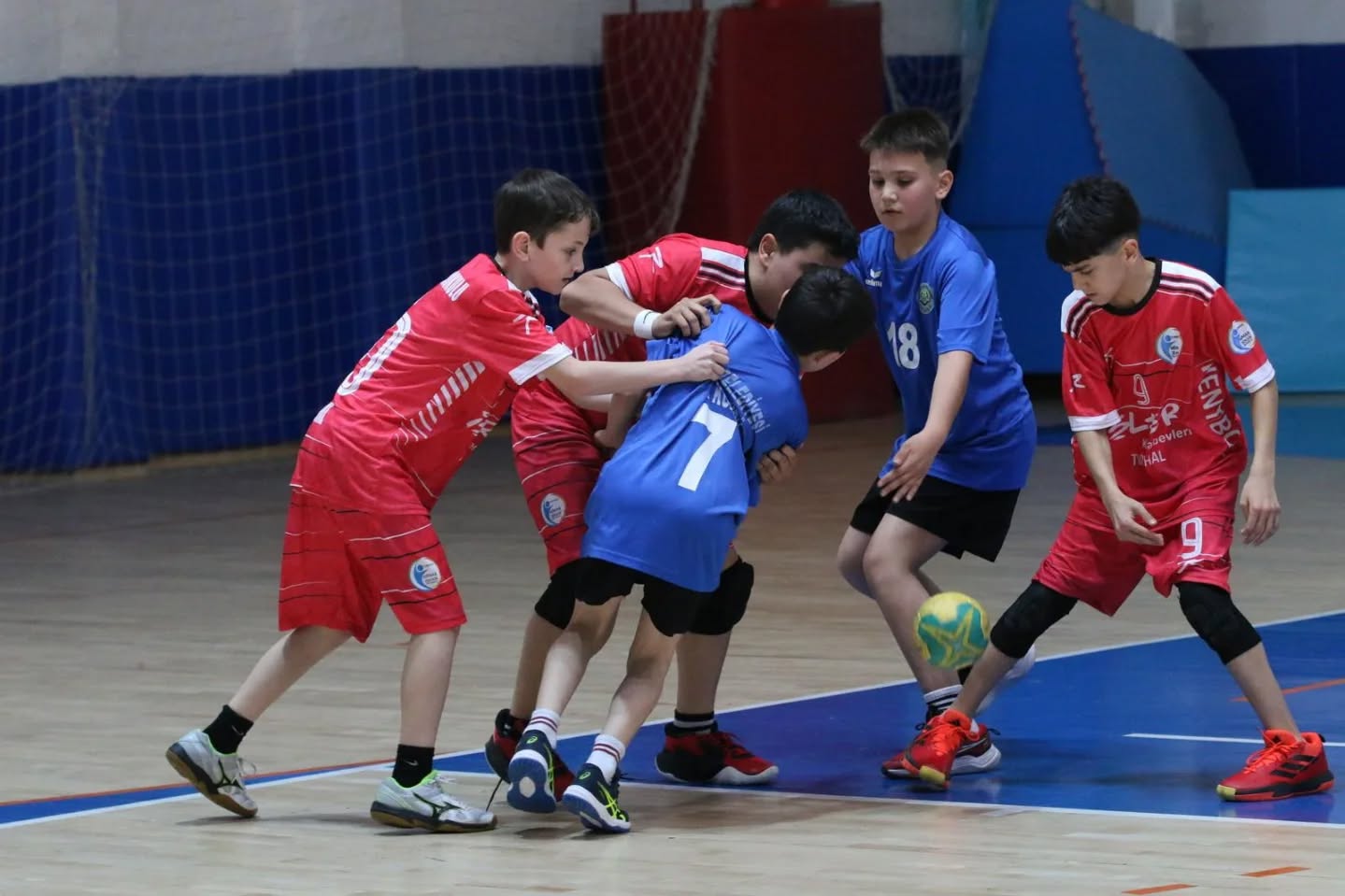 Okul Sporları Hentbol Yarı Finalleri Sivas'ta Başladı