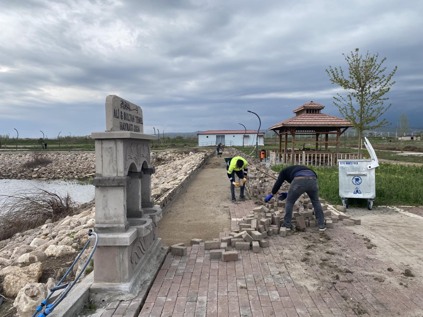 Millet Bahçesi'nde yenileme çalışması başlatıldı