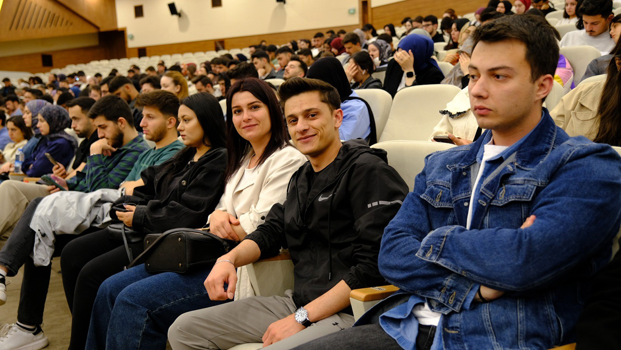 Öğrencilere Kariyer Eğitimi