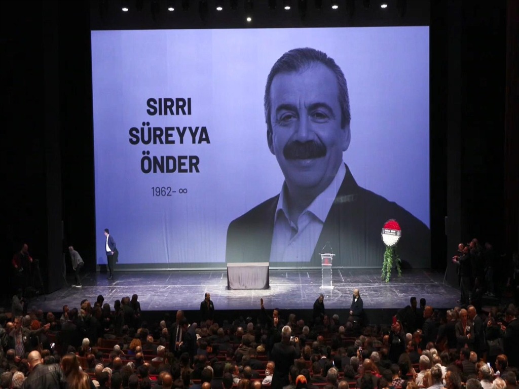 Sırrı Süreyya Önder için AKM'de tören