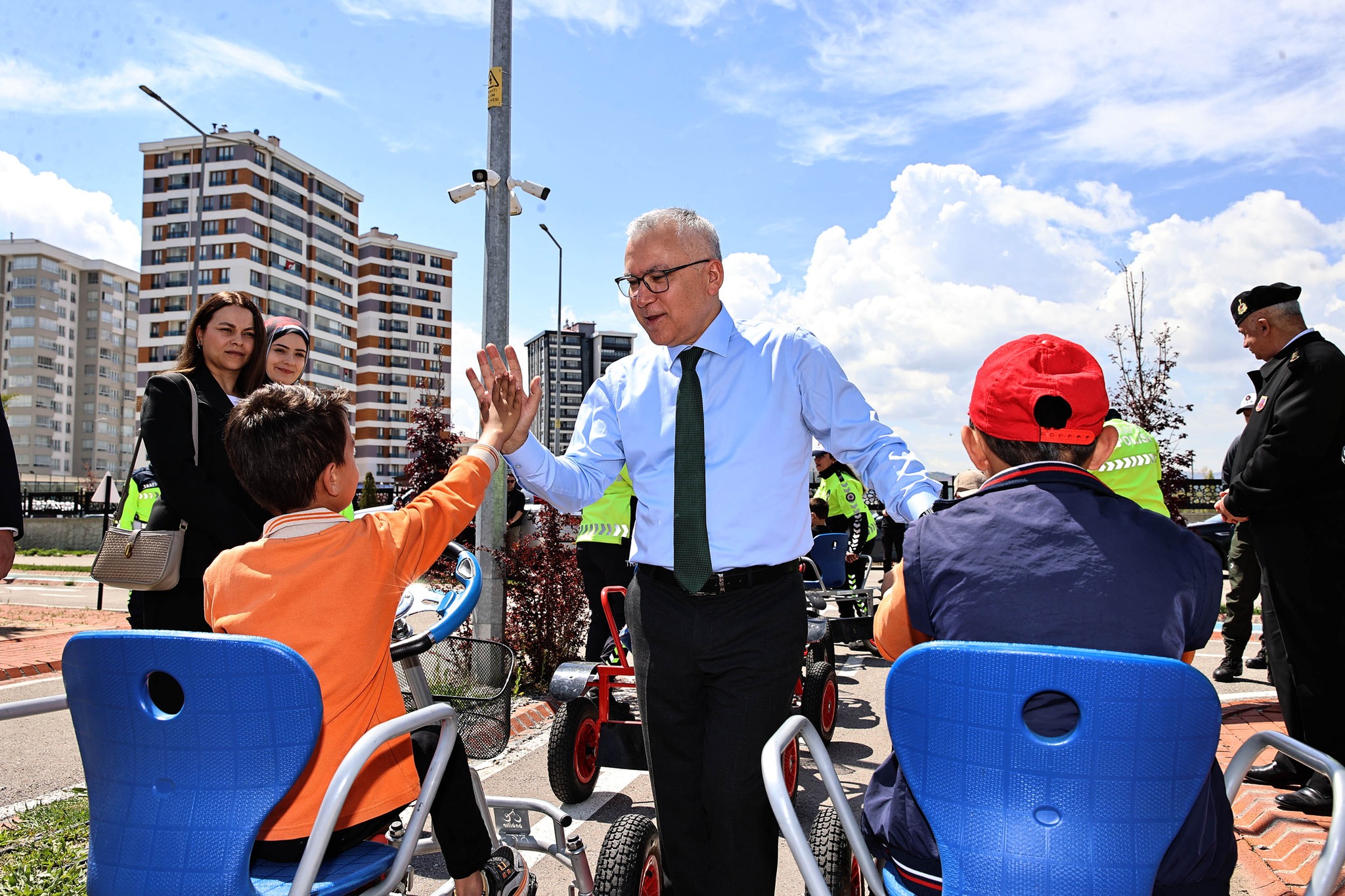 Sivas’ta Minikler Trafik Kurallarını Uygulamalı Olarak Öğreniyor