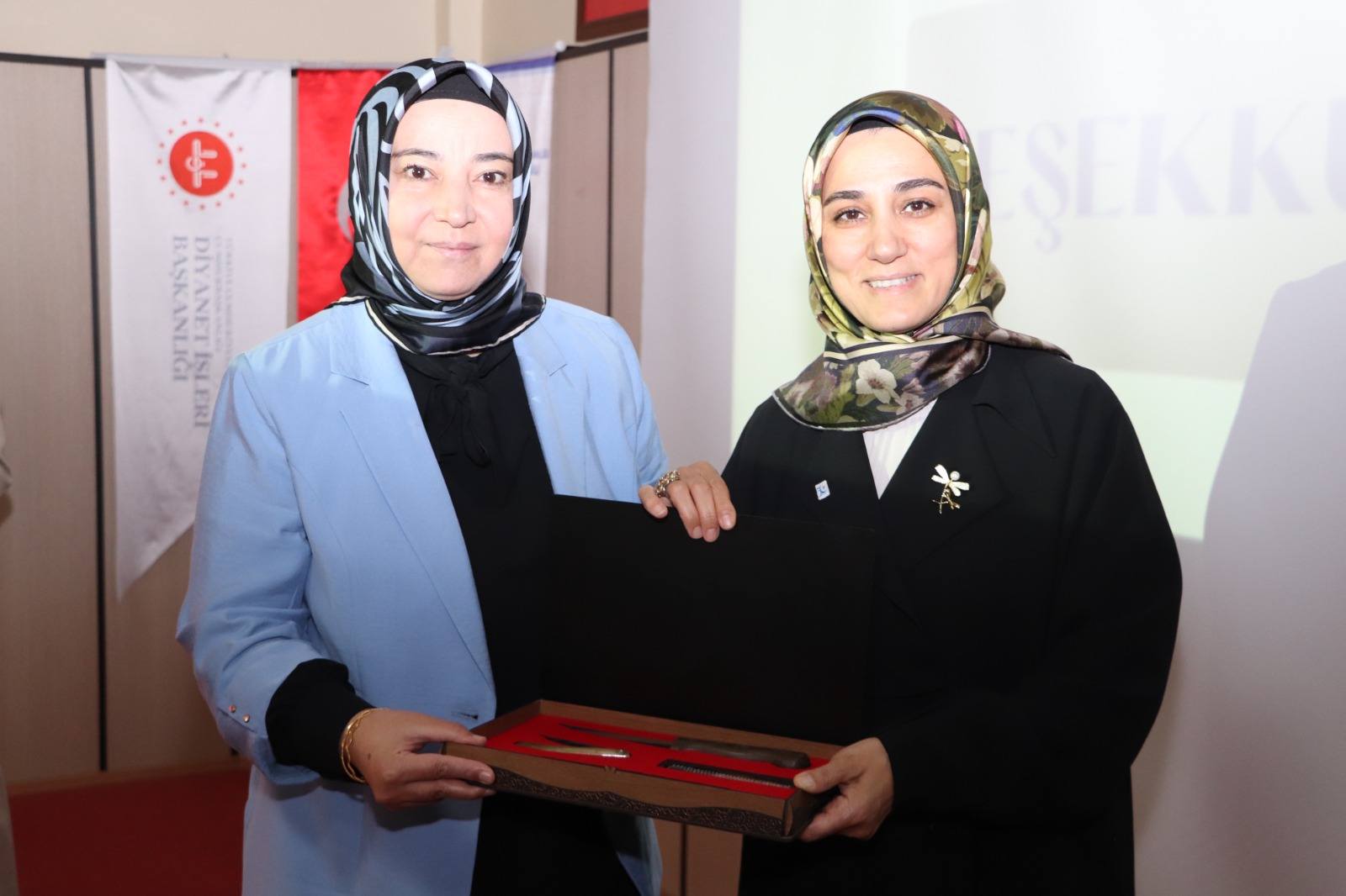 Diyanet Müşaviri Kahyaoğlu  konferans verdi