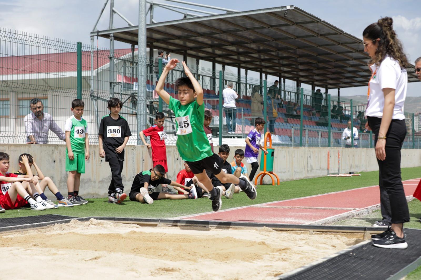 Sivas’ta Atletizm Şenliği!