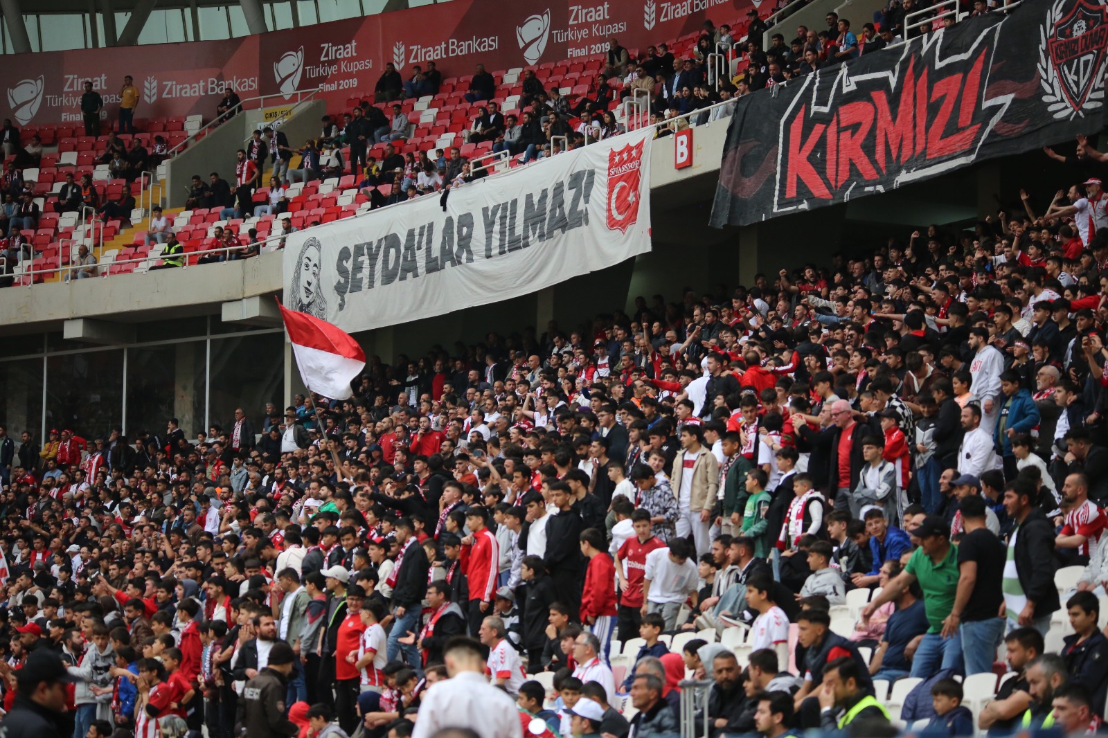 Sivasspor Taraftarından Muhteşem Destek
