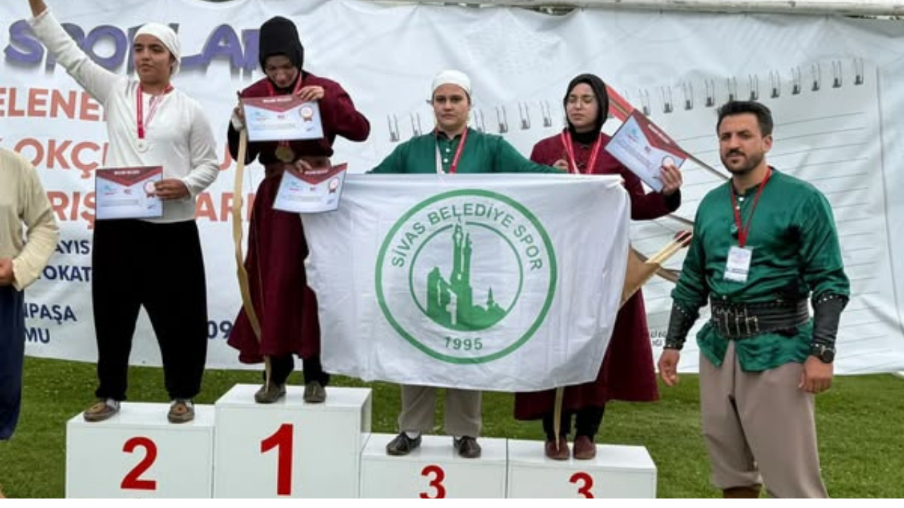 Sivaslı okçu bronzla döndü