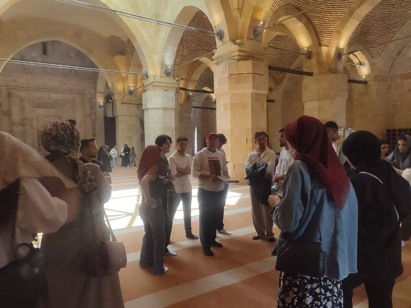 Öğrencilerden Divriği gezisi