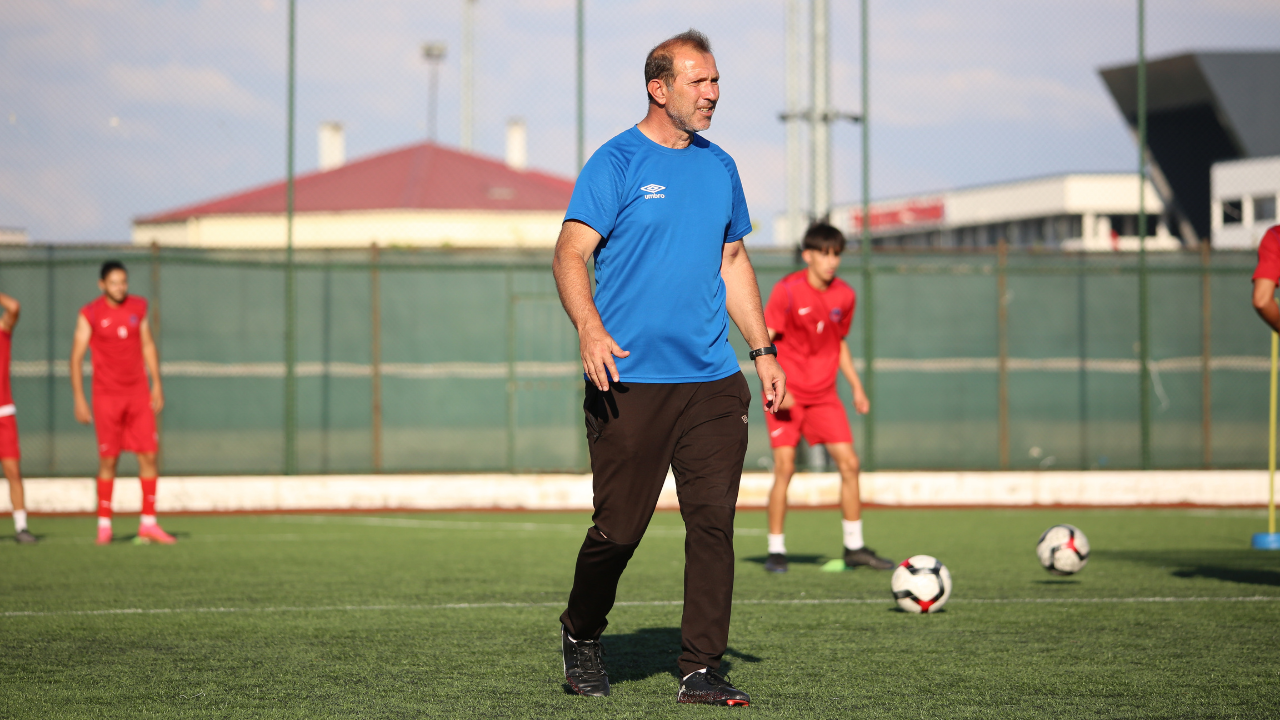 Gönül isterdi ki en az bir play-off oynayalım