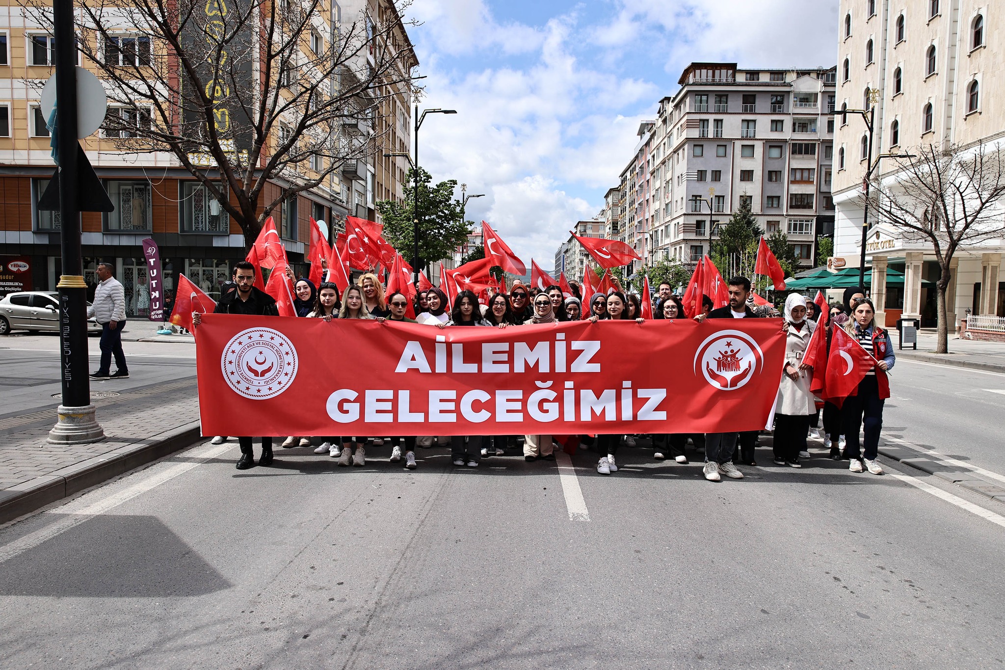 Sivas'ta Güçlü Aile, Güçlü Toplum için Yürüdüler