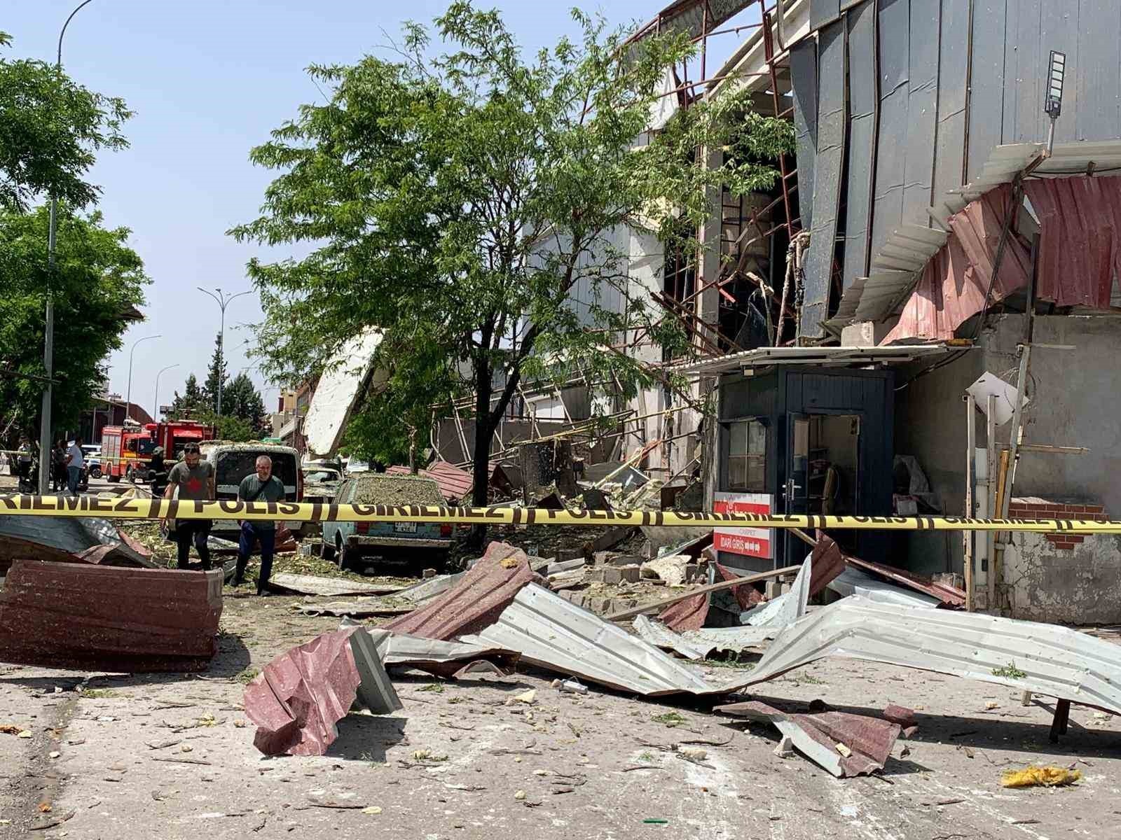 Halı fabrikasında patlama: 7 yaralı