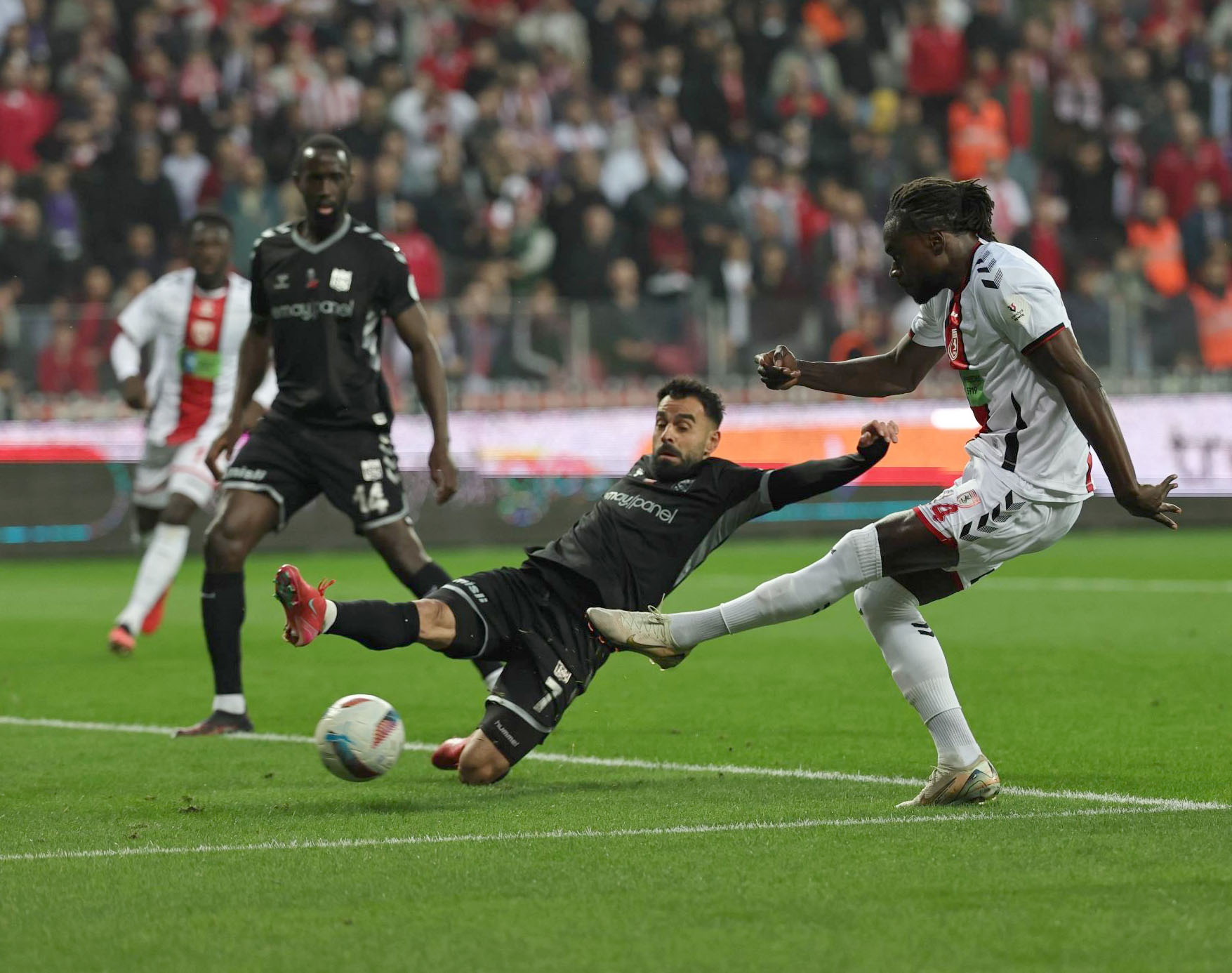 Ruhsuz Sivasspor İlk Yarıyı Yenik Tamamladı!