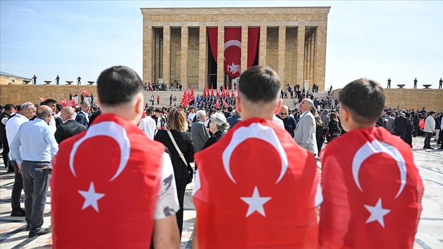 19 Mayıs ve Gençlik Haftası tüm Türkiye'de coşkuyla kutlanıyor