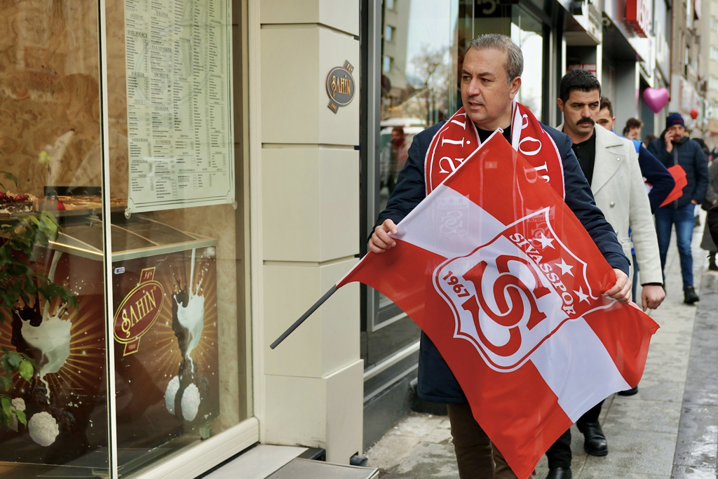 Adem Uzun: “Yiğidoları Süper Lig'e Geri Taşımalıyız”