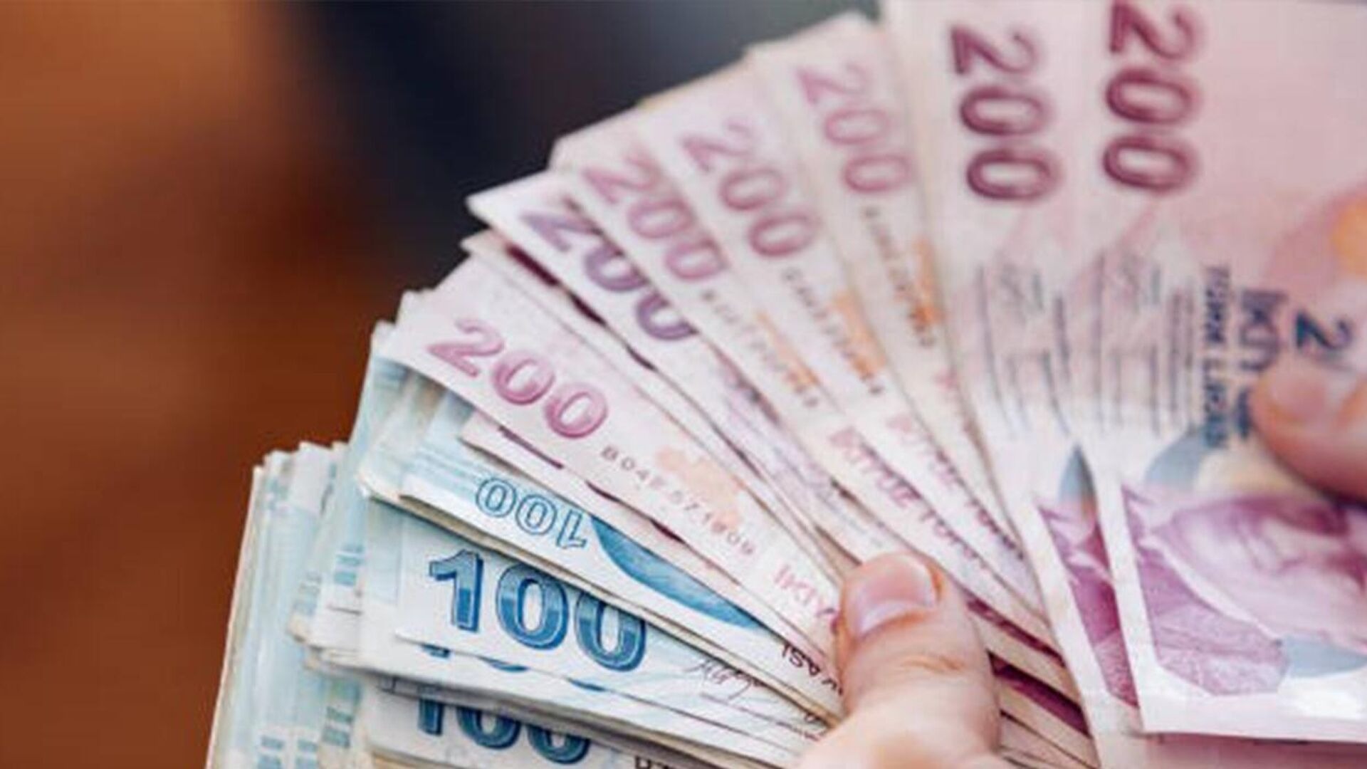 Memur ve Emeklilere Çifte Müjde: Zam ve 3600 Ek Gösterge Yolda