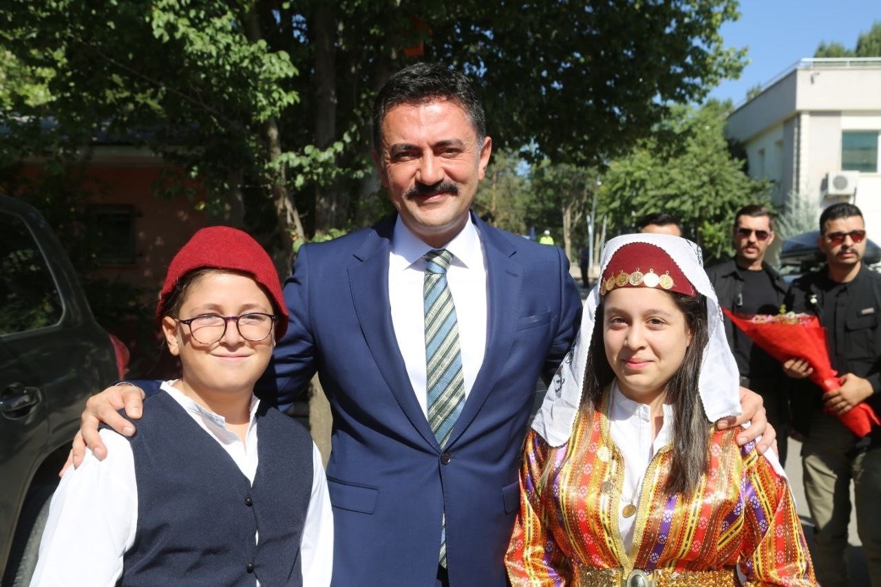 Tunceli Valisi Bülent Tekbıyıkoğlu Kimdir?