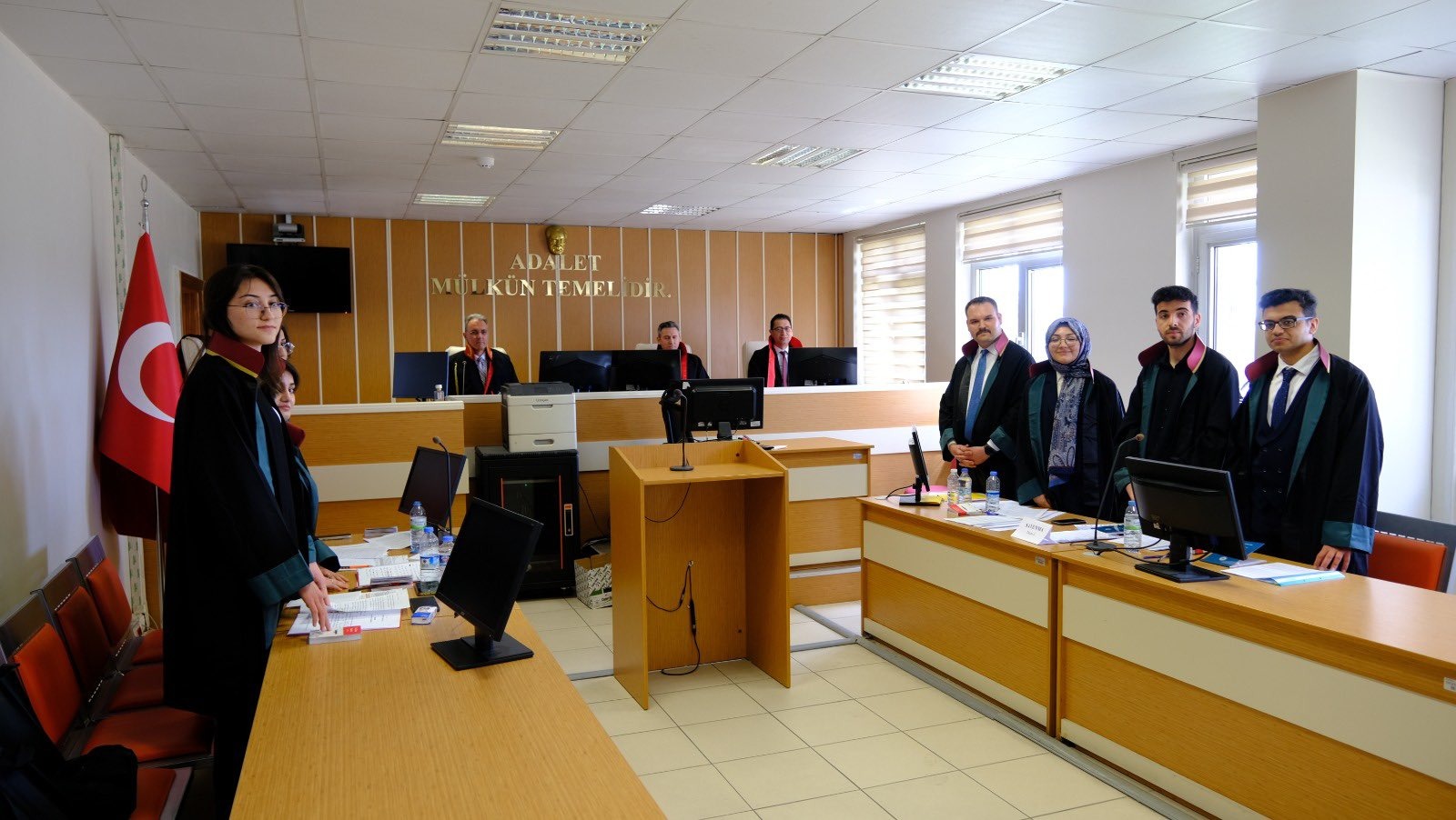 Sivas’ta Adliye Koridorları Genç Hukukçularla Doldu Taştı!