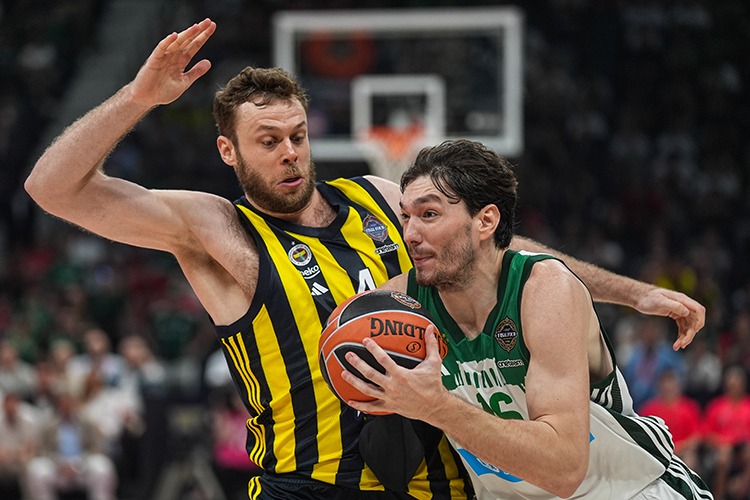 Fenerbahçe finalde! İkinci şampiyonluk için parkeye çıkacak!