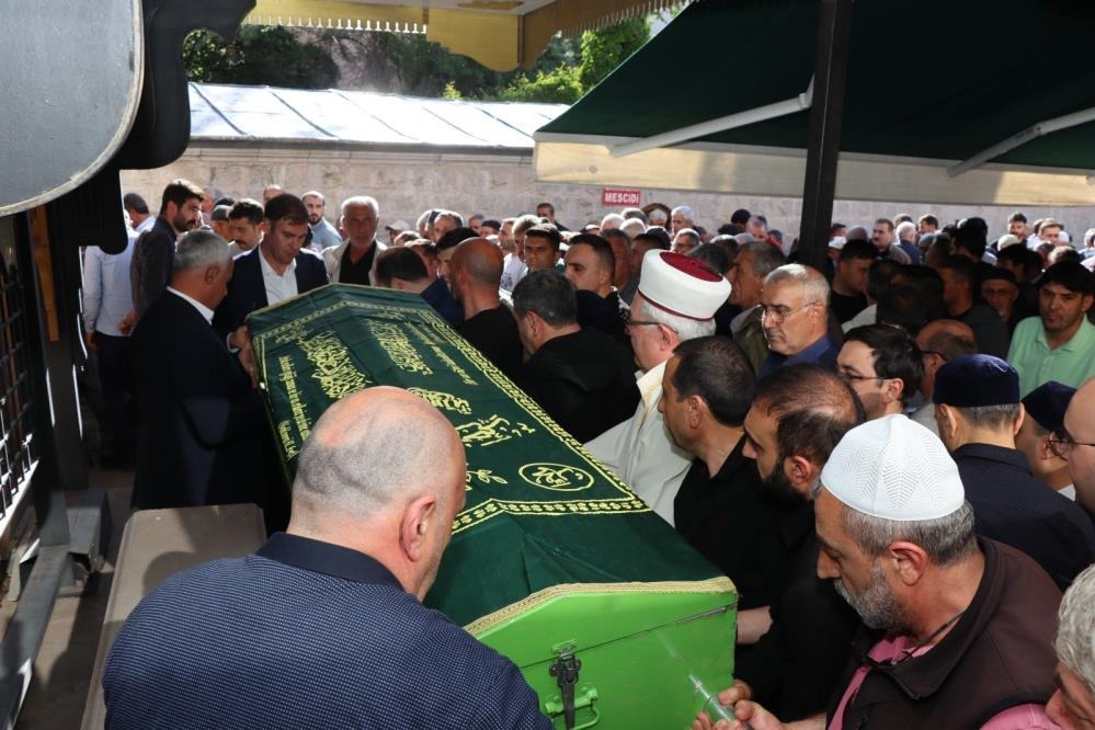 Koyulhisar Kaymakamı Ceylan'ın acı günü!
