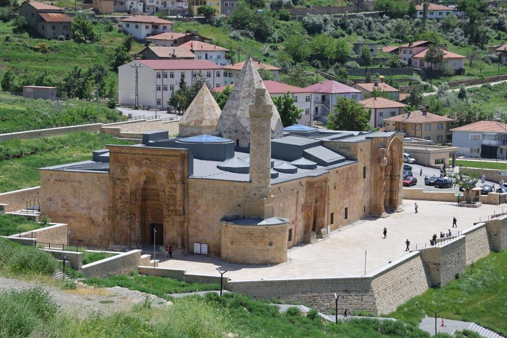 Sivas'ın esrarengiz mekanı! Sadece 4 Ay Görebilirsiniz!