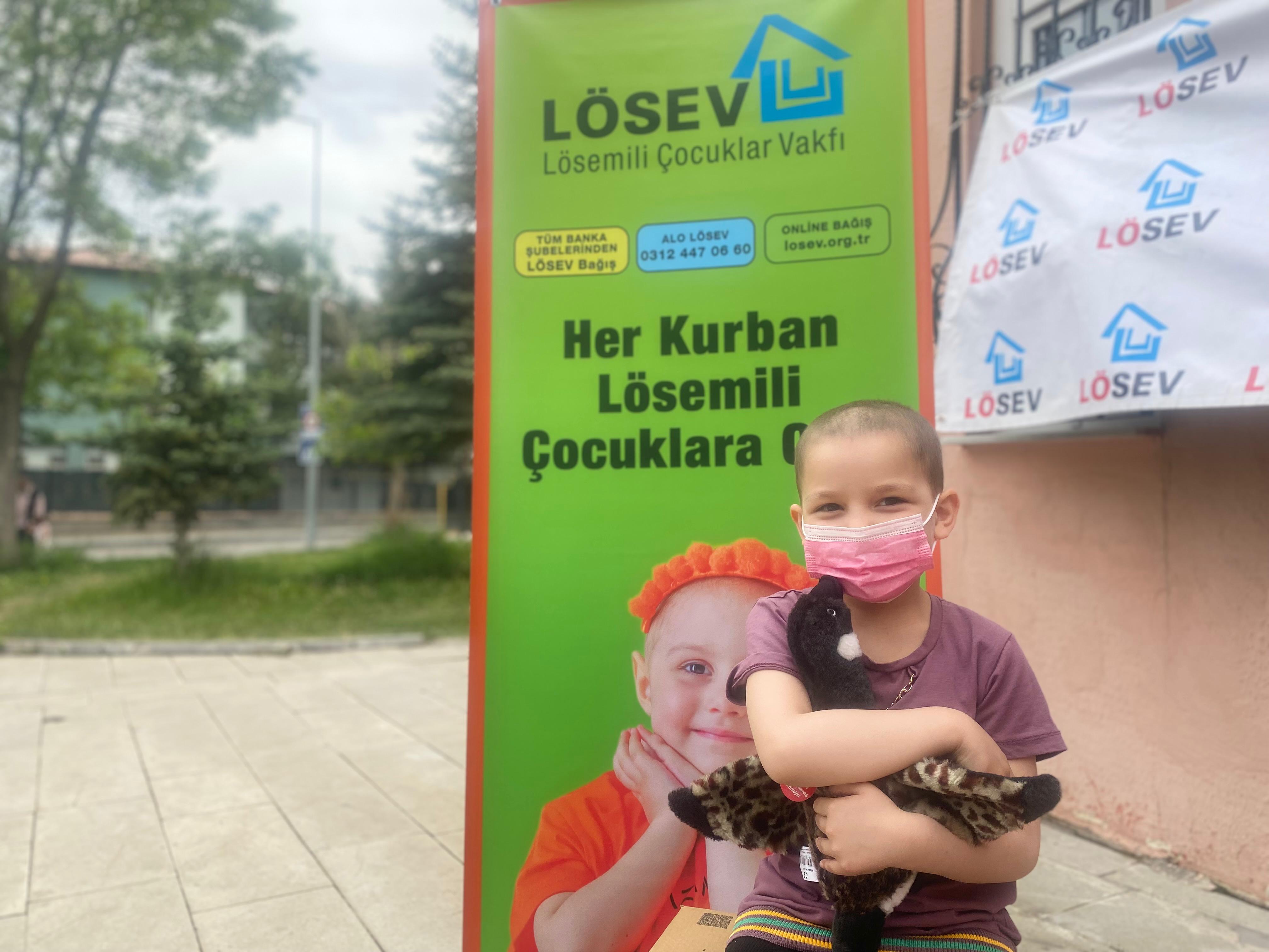 LÖSEV’den Sivaslı Ailelere Et Desteği