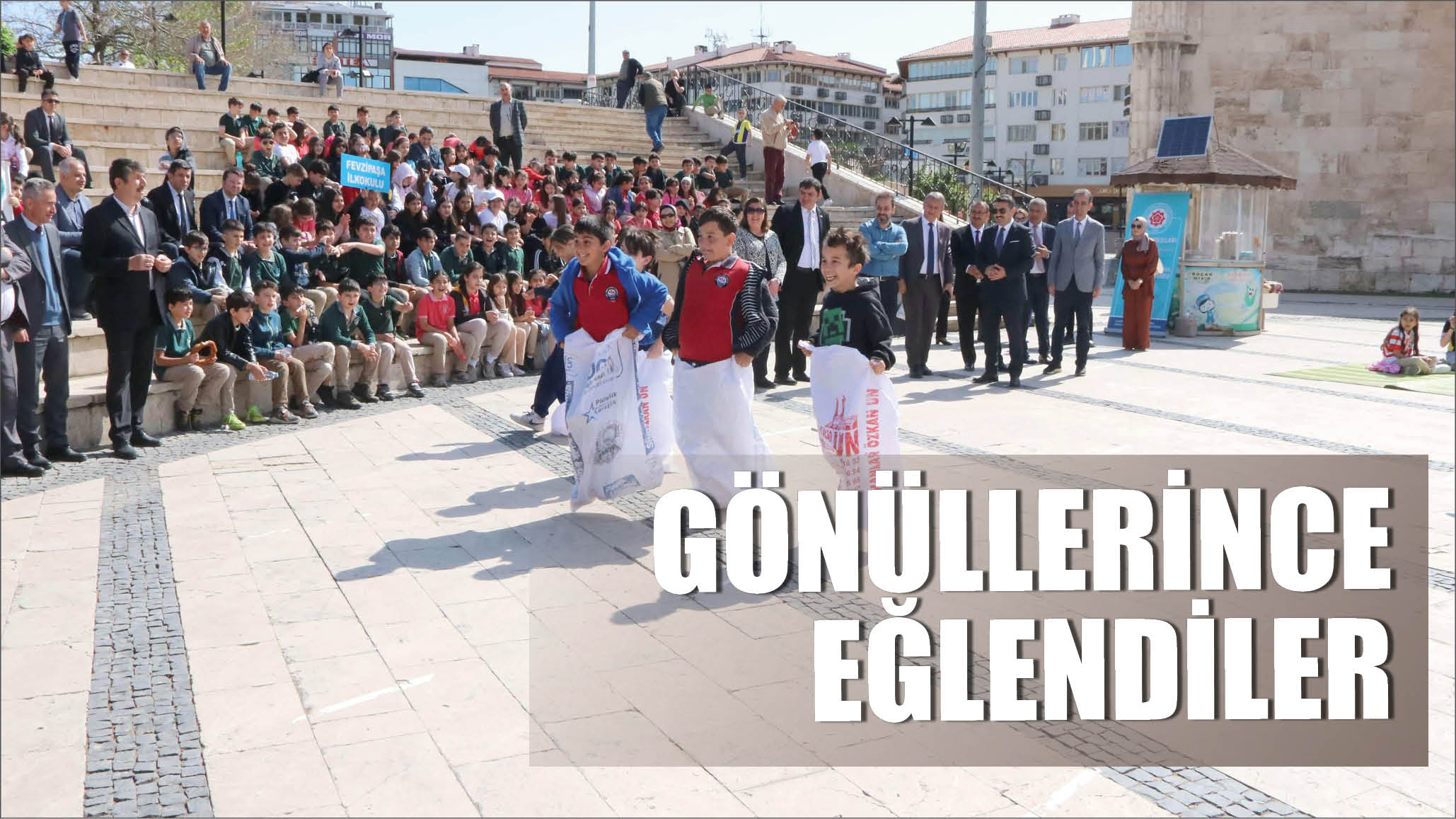 Gönüllerince  Eğlendiler