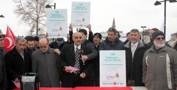 Erbakan Kent Meydanı´nda Anıldı
