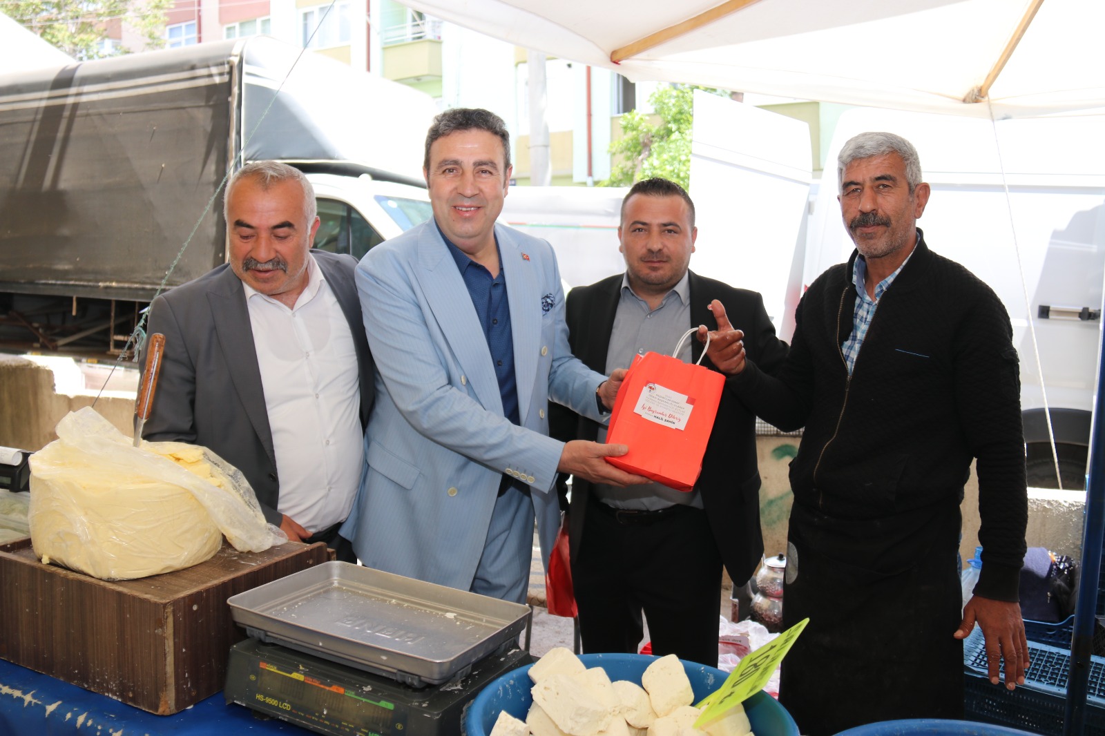 SESOB Başkanı Demirgil, Pazarcı Esnafıyla Buluştu: Sorunları Dinledi, Bayramlaştı