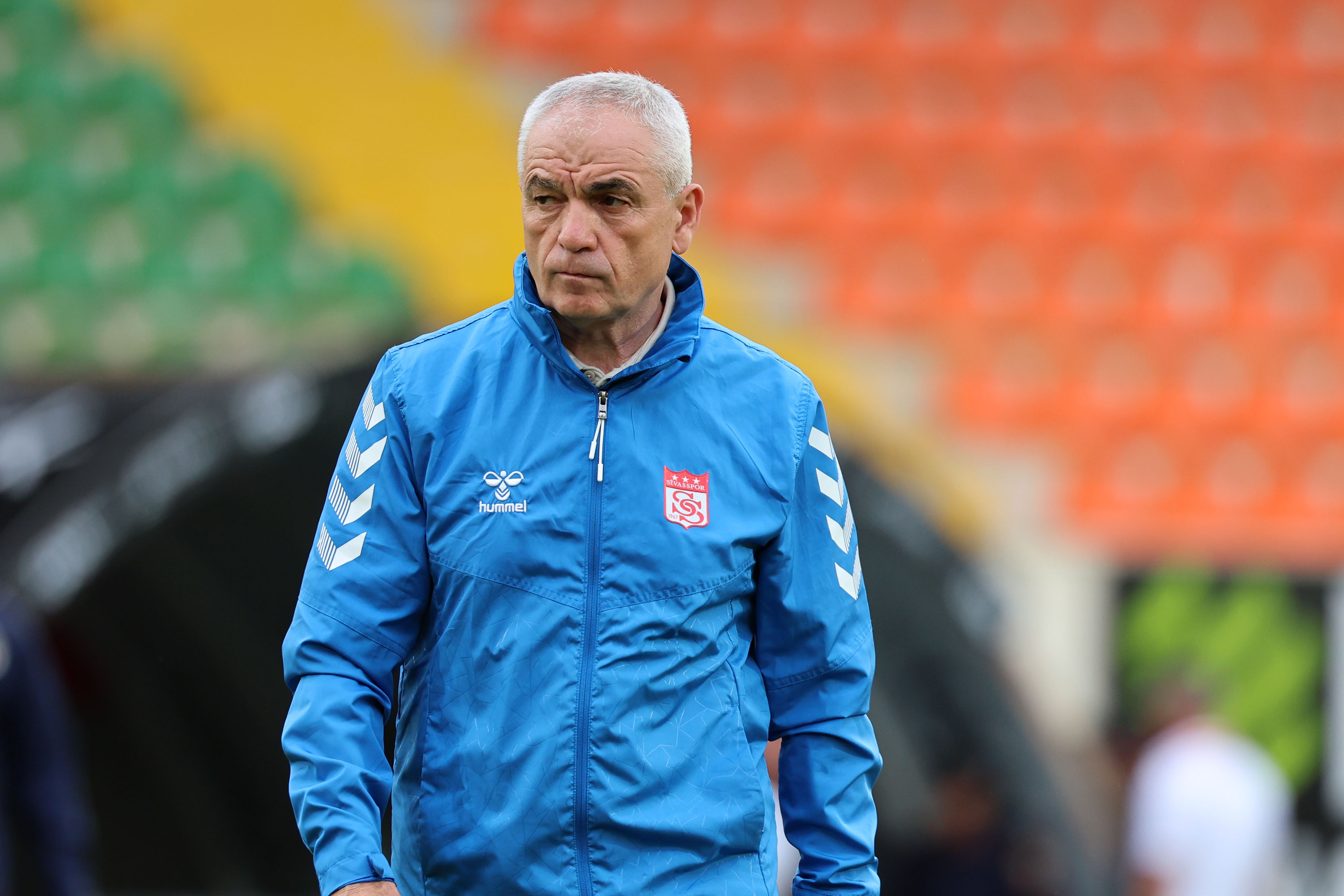 Rıza Çalımbay’dan futbolculara tepki! Mutlaka ceza verilmeli