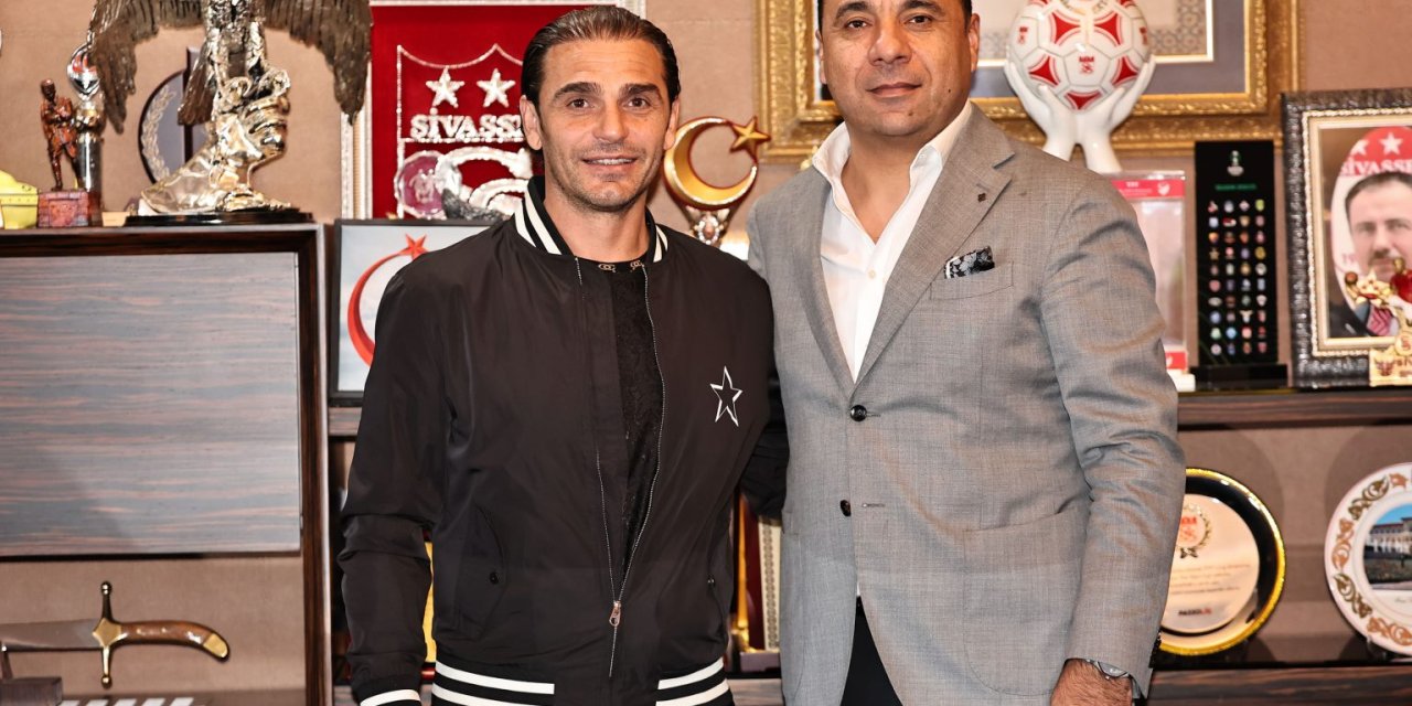 Sivasspor'da o isim ile yollar ayrıldı...