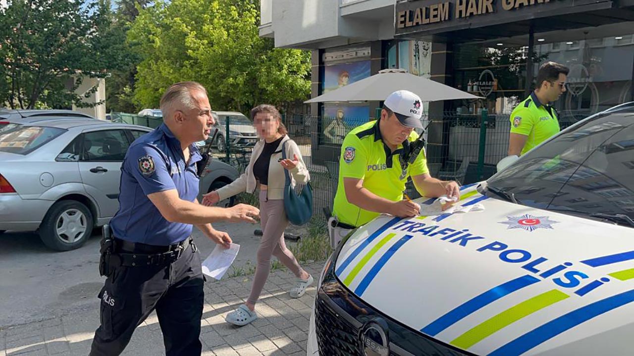 Alkollü kadın sürücü tatlıcı dükkânına daldı