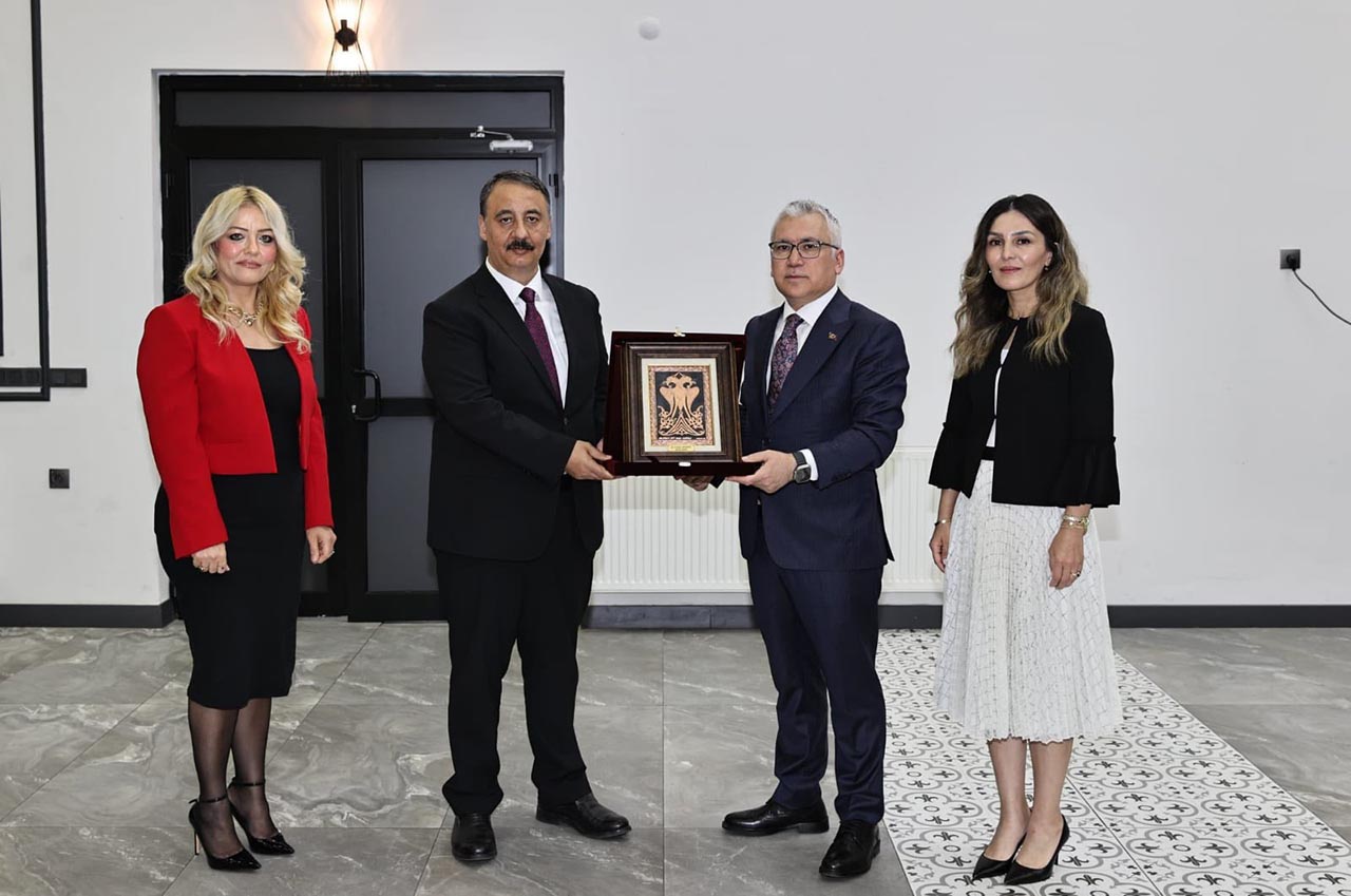 Sivas'a Veda Ettiler