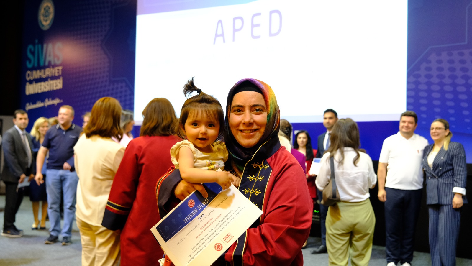 Sivas'ta akademisyenlere ödül verildi