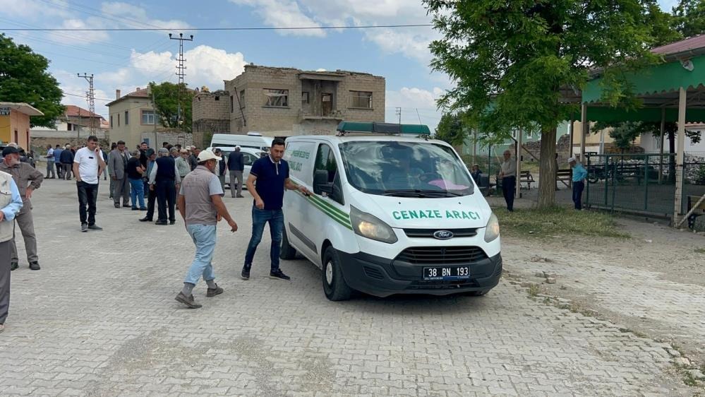 Keneden hayatını kaybetmişti... Toprağa verildi