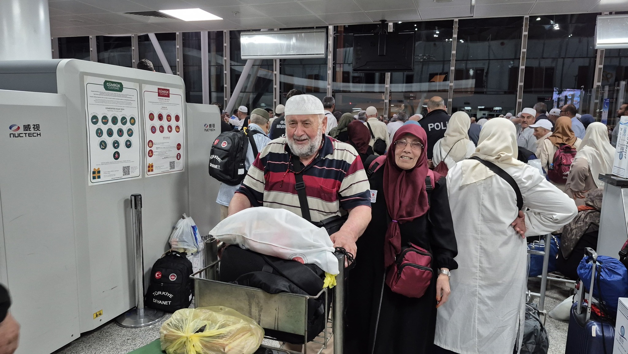 Sivaslı hacılar yurda döndü!