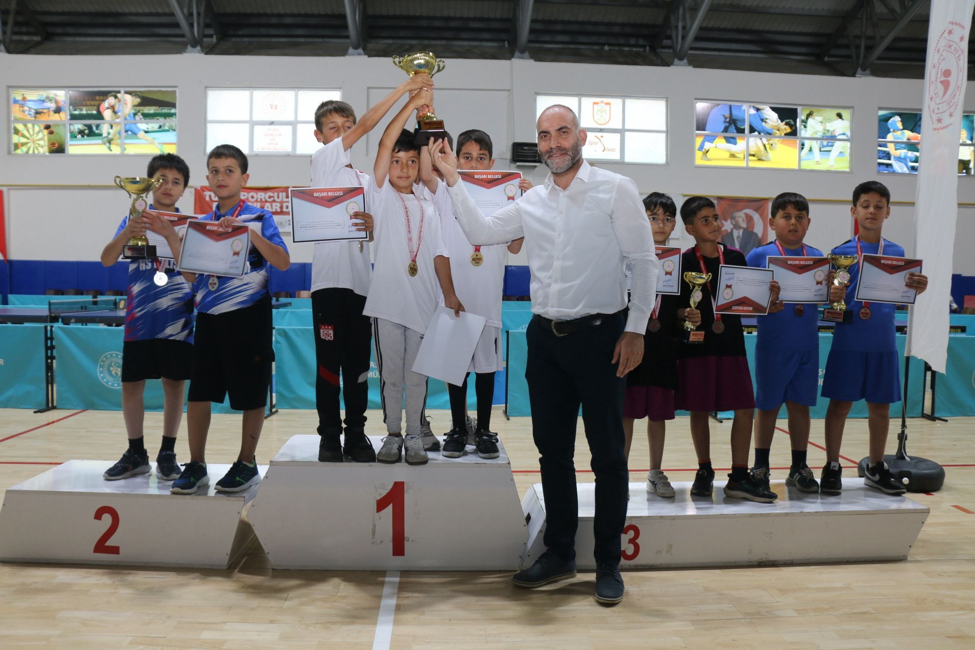 Masa tenisinde Sivas'ın birincileri belli oldu