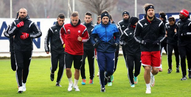 Yiğido Kartal´a Bileniyor