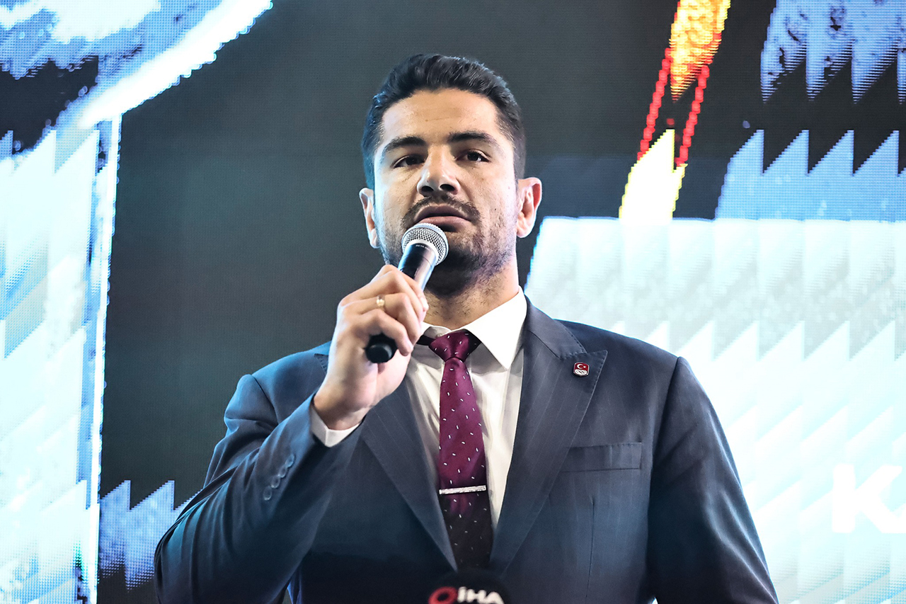 Taha Akgül’den tam not! “Şampiyona Sivas’a Yakıştı”