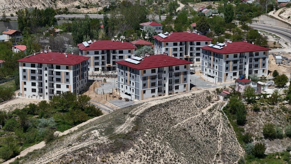 Sivas'ta afet konutları hak sahiplerini buldu