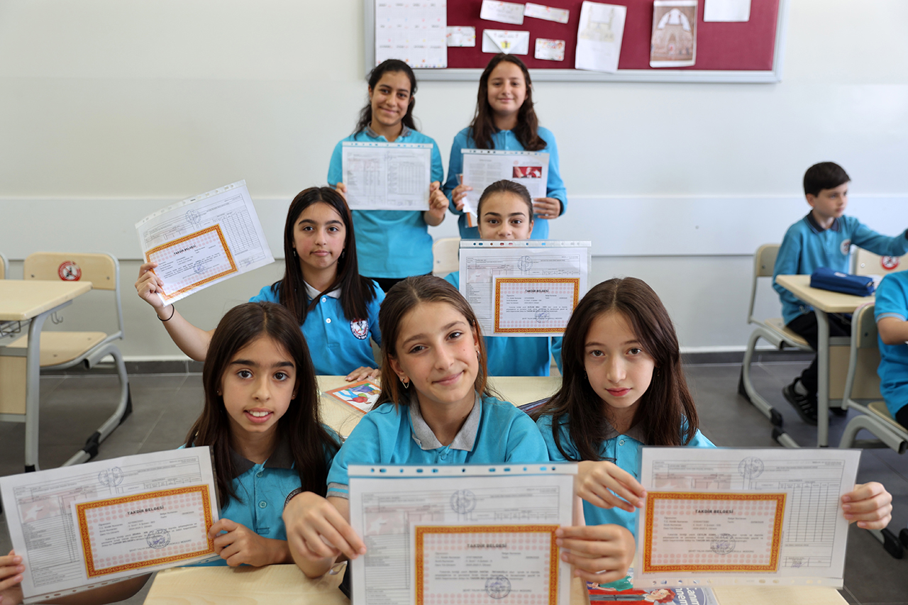 Sivas'ta 121 bin öğrenci karne aldı