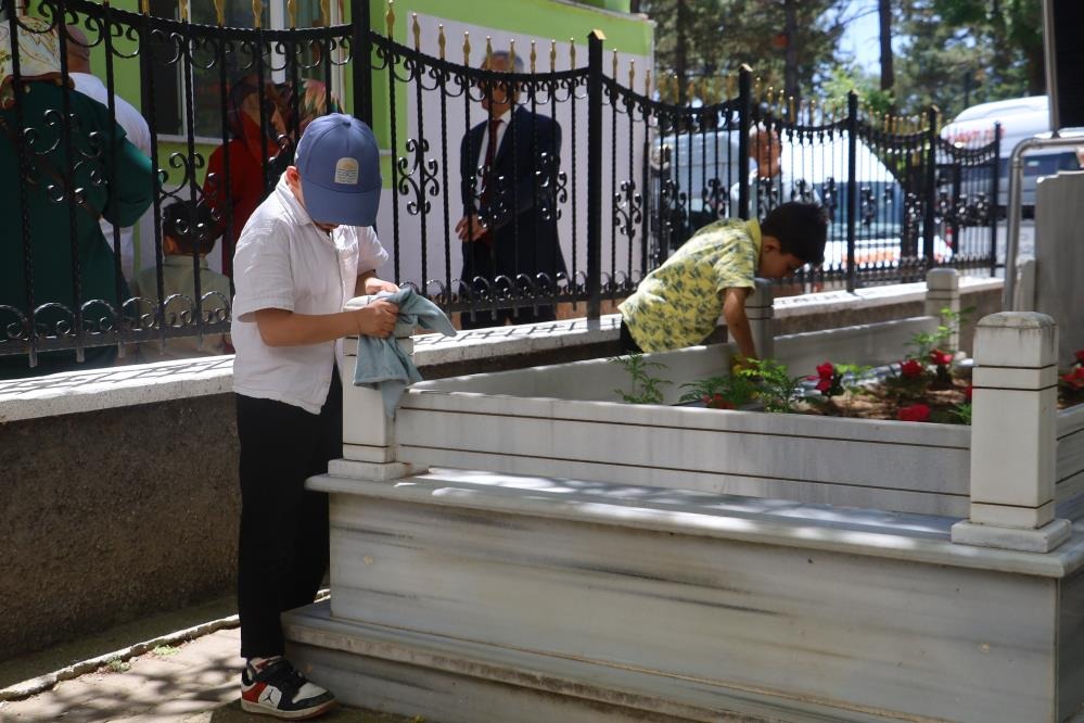 Sivas'ta İlkokul Öğrencilerinden Vefa Örneği