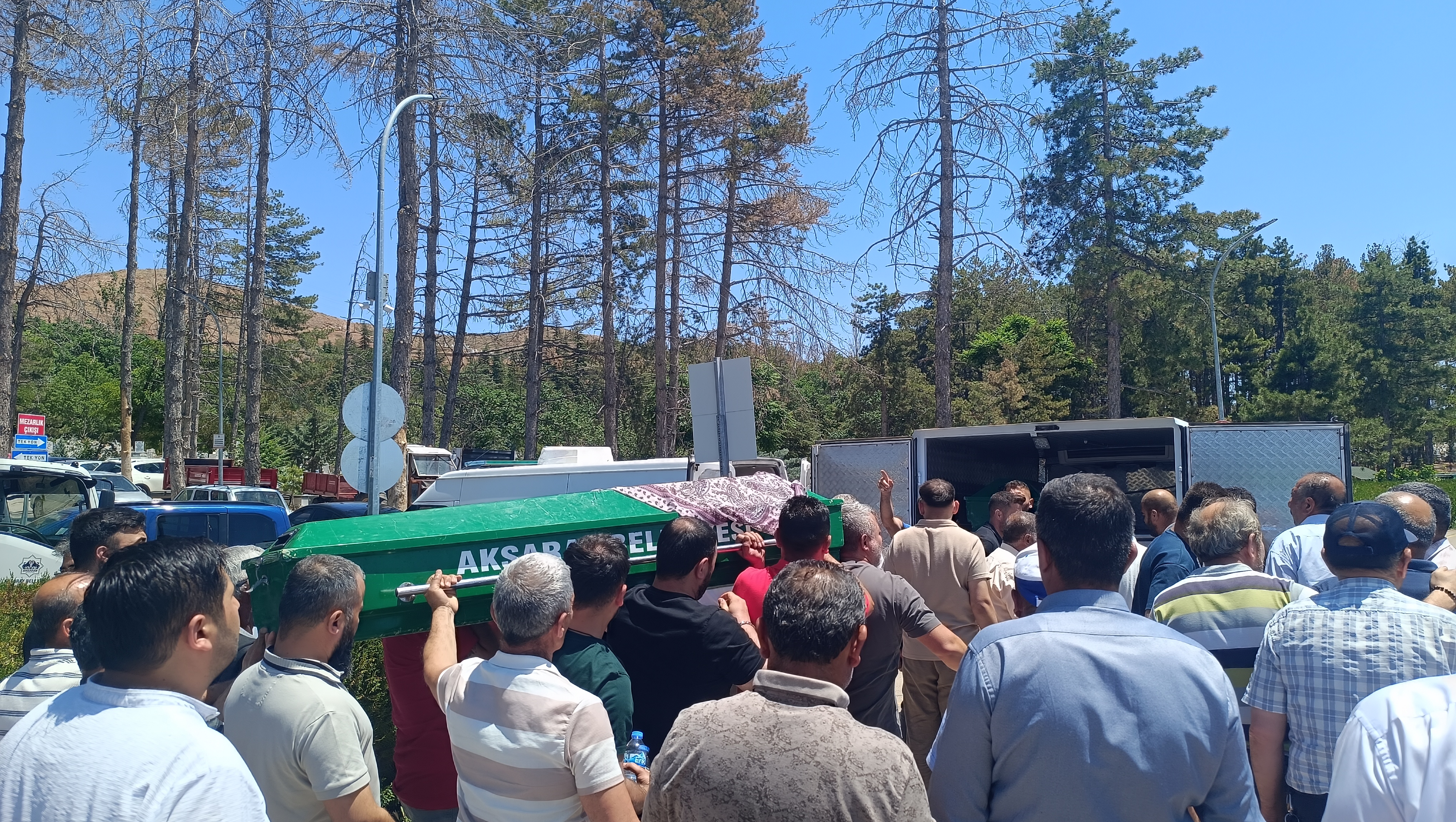YKS'ye giderken trafik kazası geçirmişti... Son yolculuğuna uğurlandı