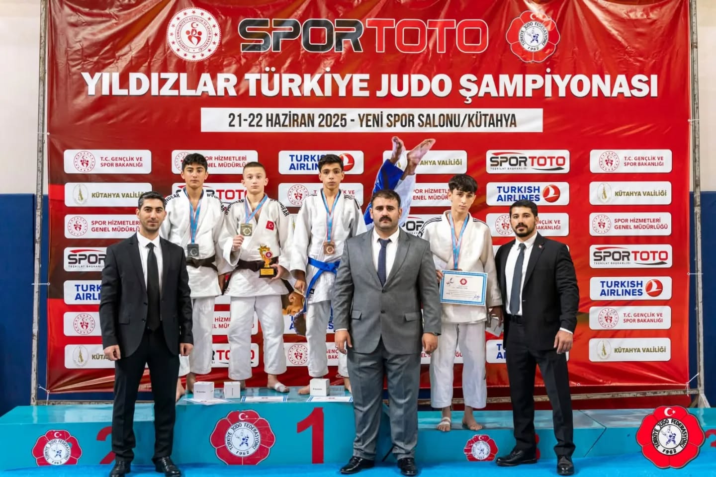 Sivas genç judocularıyla göz doldurdu