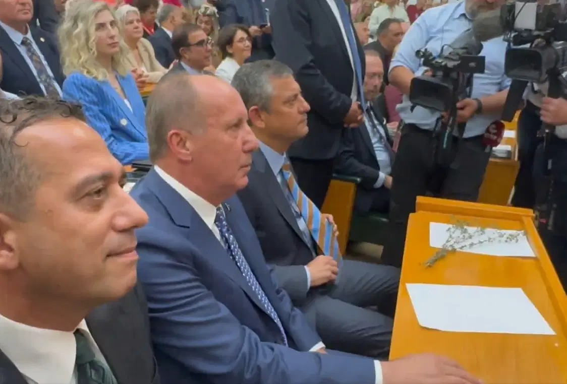 Muharrem İnce resmen CHP'ye döndü