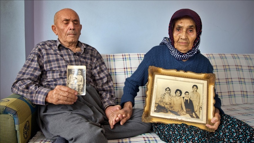 Görme yetisini kaybeden 77 yıllık eşine 