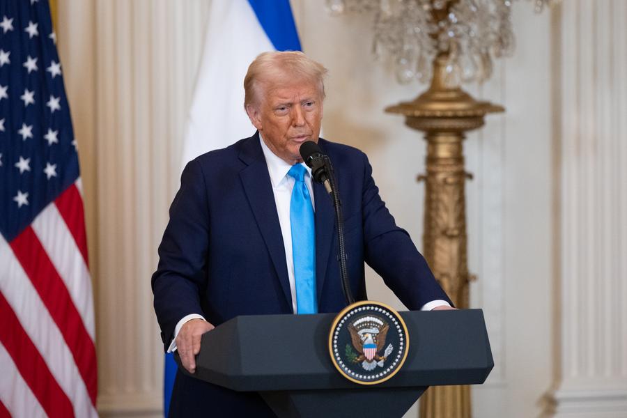 Trump'tan İran'a gözdağı!