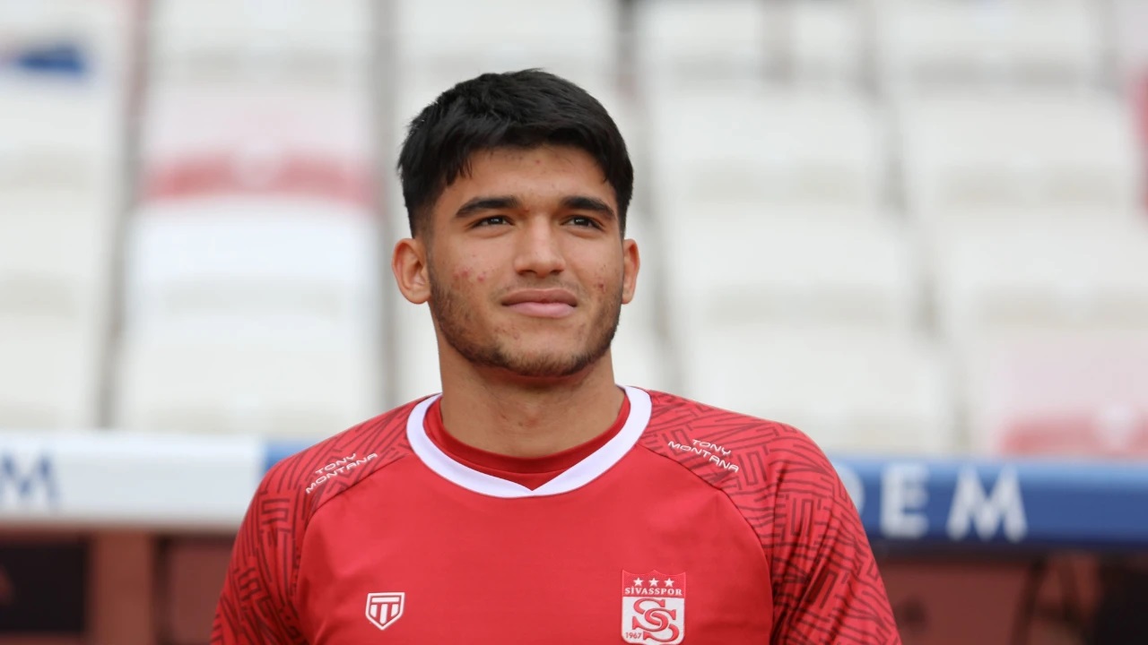 Sivasspor Emre Gökay İle Yeniden Anlaştı