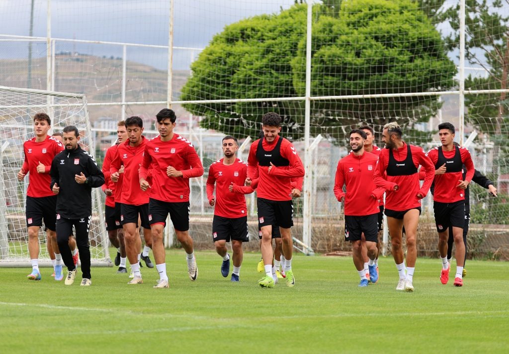 Sivasspor’da Sezon Hazırlıkları Tüm Hızıyla Sürüyor
