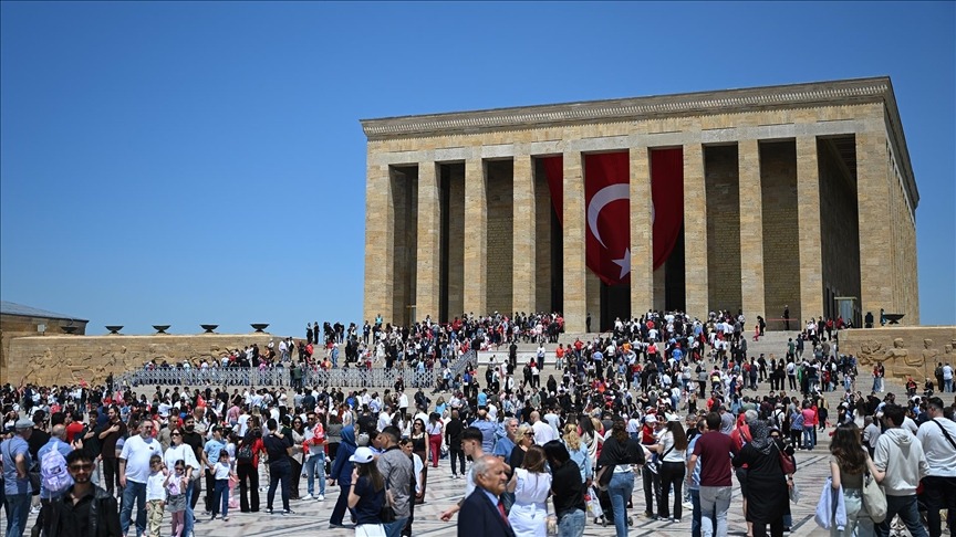 Anıtkabir'e yılın ilk yarısında ziyaretçi akını