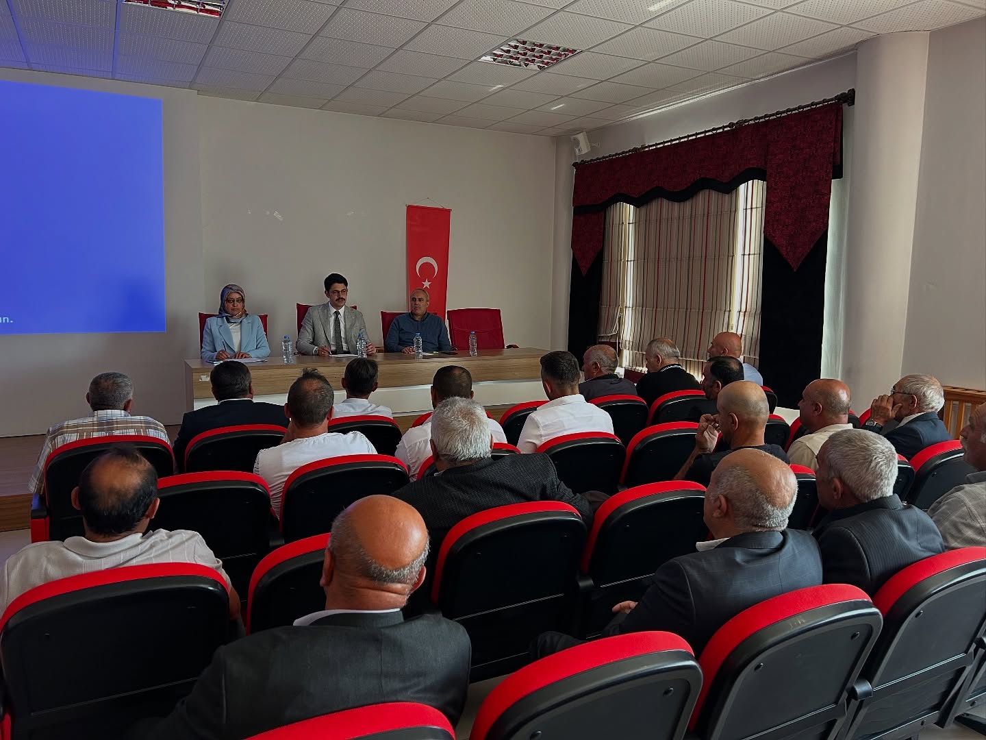 Ulaş Kaymakamı Eskimez, muhtarlarla bir araya geldi